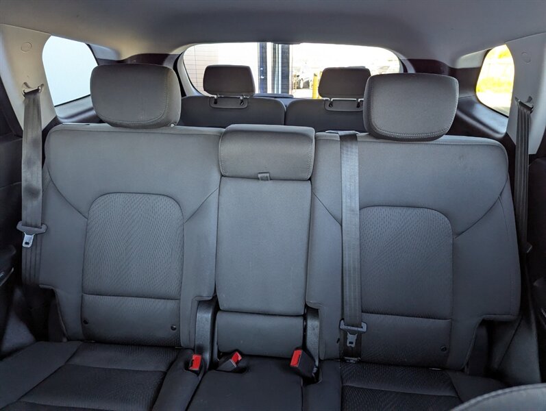 2017 Hyundai SANTA FE SE - Photo 26 - Calgary, AB T2B 2Y9