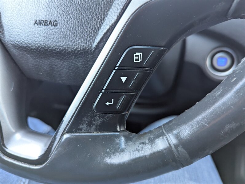 2017 Hyundai SANTA FE SE - Photo 19 - Calgary, AB T2B 2Y9