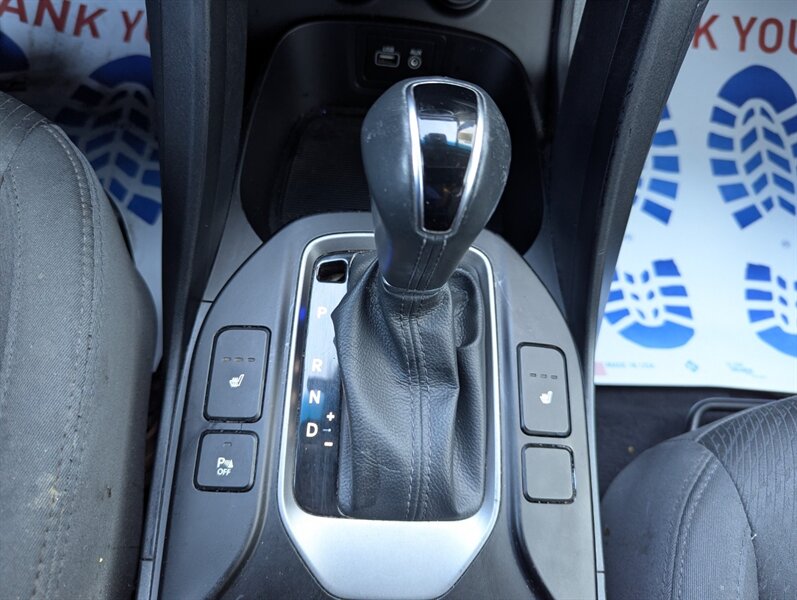 2017 Hyundai SANTA FE SE - Photo 23 - Calgary, AB T2B 2Y9