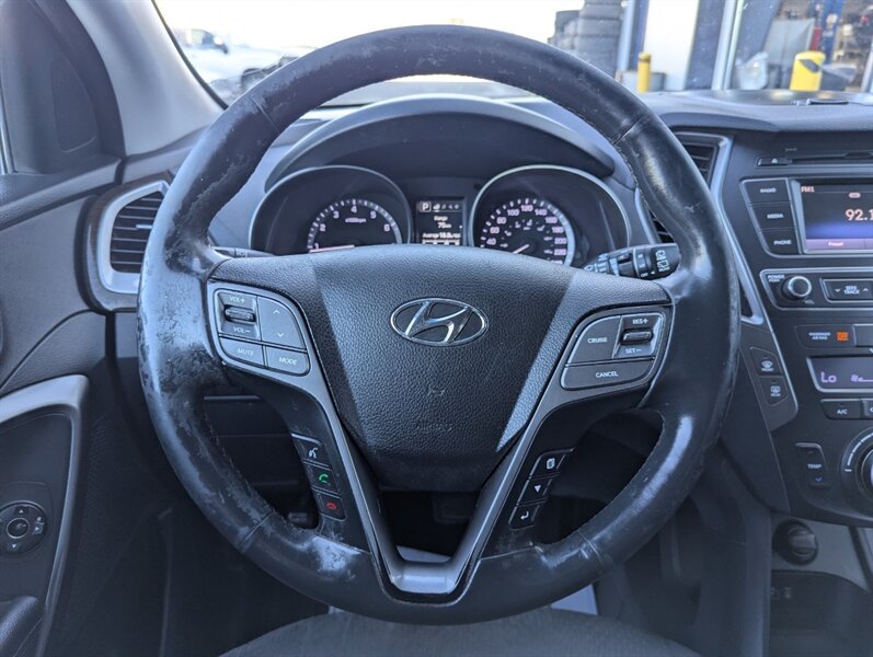 2017 Hyundai SANTA FE SE - Photo 31 - Calgary, AB T2B 2Y9