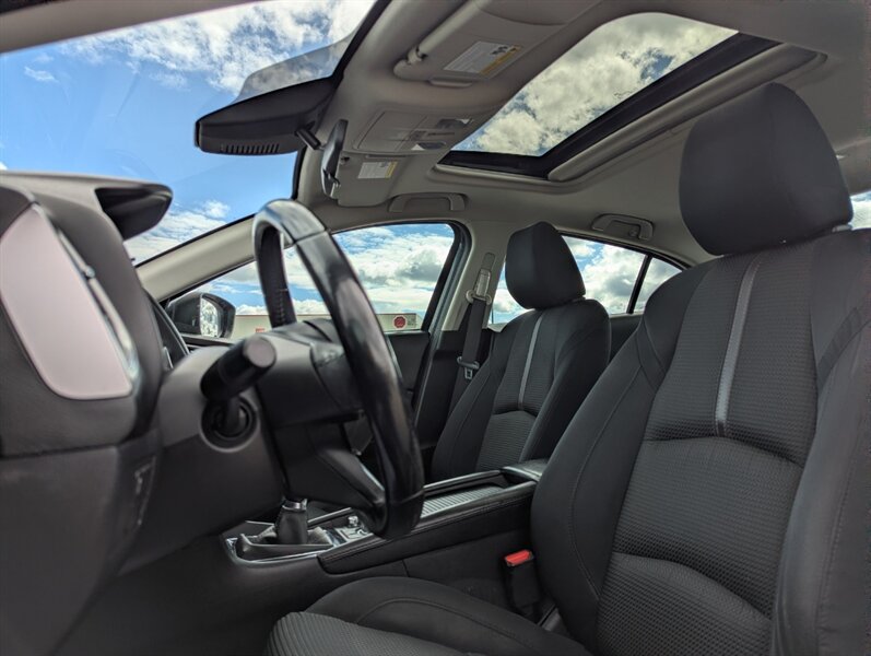 2017 Mazda Mazda3 Touring - Photo 12 - Calgary, AB T2B 2Y9