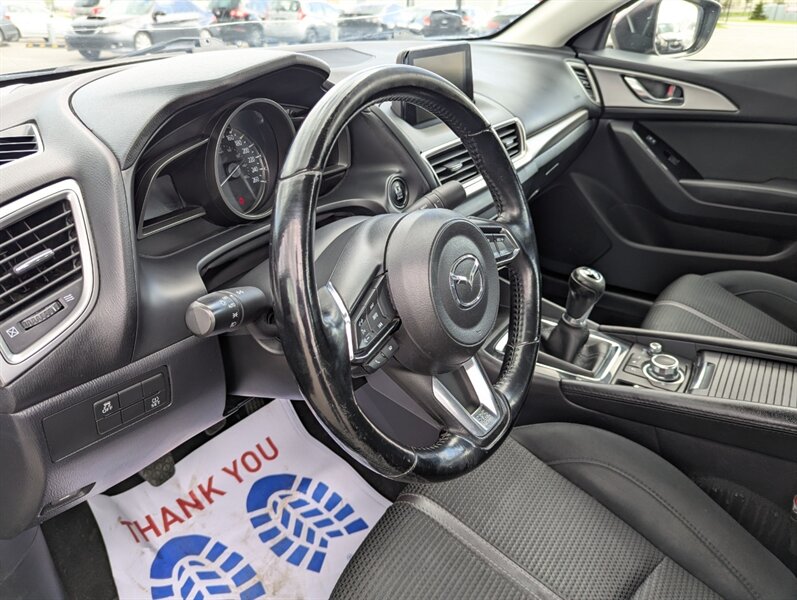 2017 Mazda Mazda3 Touring - Photo 11 - Calgary, AB T2B 2Y9