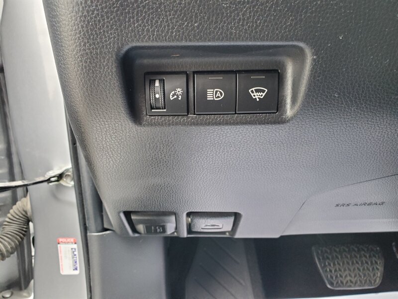 2022 Toyota RAV4 LE - Photo 10 - Calgary, AB T2B 2Y9