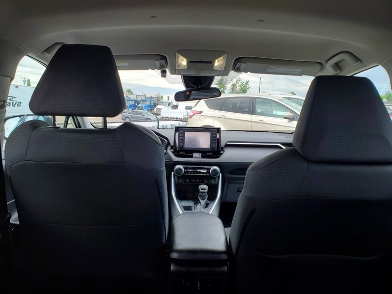 2022 Toyota RAV4 LE - Photo 37 - Calgary, AB T2B 2Y9