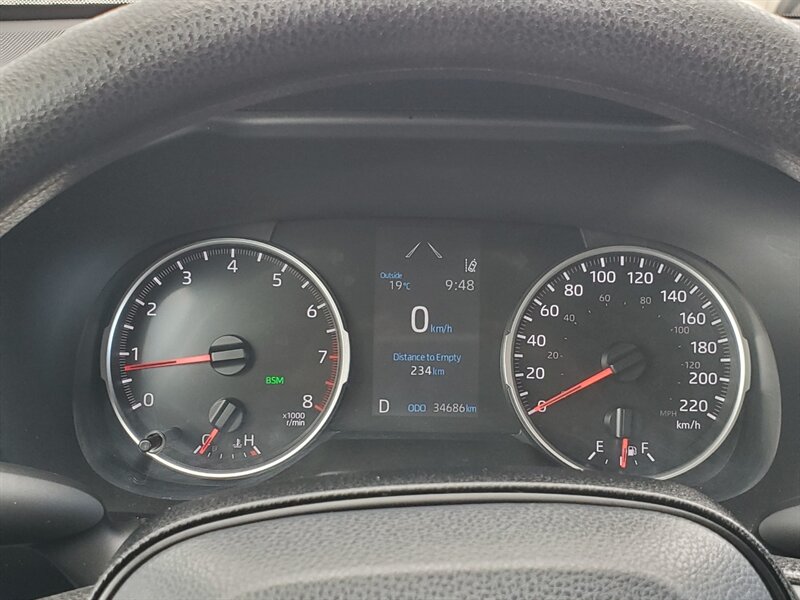 2022 Toyota RAV4 LE - Photo 18 - Calgary, AB T2B 2Y9