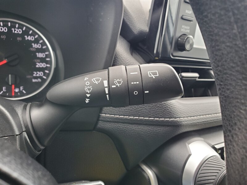 2022 Toyota RAV4 LE - Photo 17 - Calgary, AB T2B 2Y9