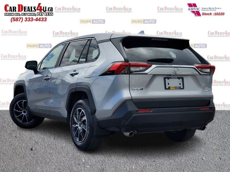 2022 Toyota RAV4 LE - Photo 3 - Calgary, AB T2B 2Y9