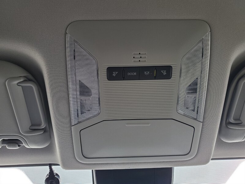 2022 Toyota RAV4 LE - Photo 27 - Calgary, AB T2B 2Y9