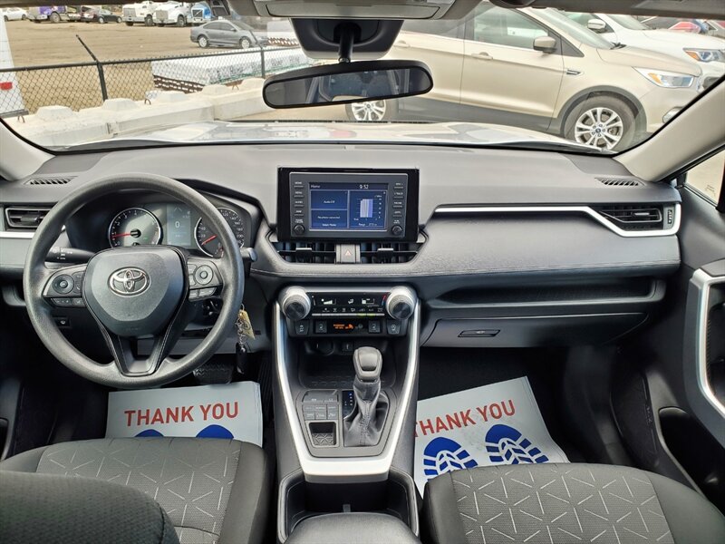 2022 Toyota RAV4 LE - Photo 34 - Calgary, AB T2B 2Y9