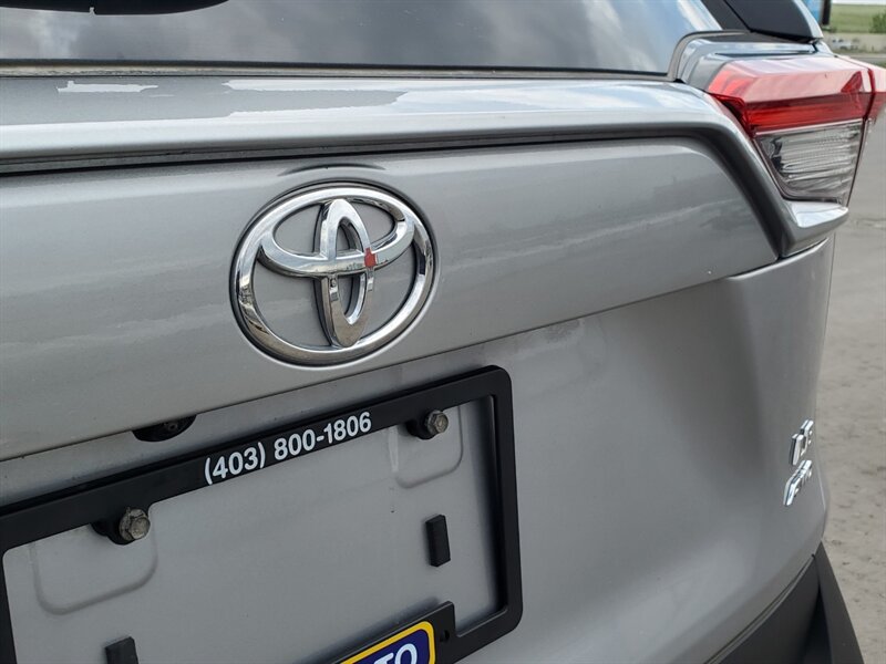 2022 Toyota RAV4 LE - Photo 39 - Calgary, AB T2B 2Y9
