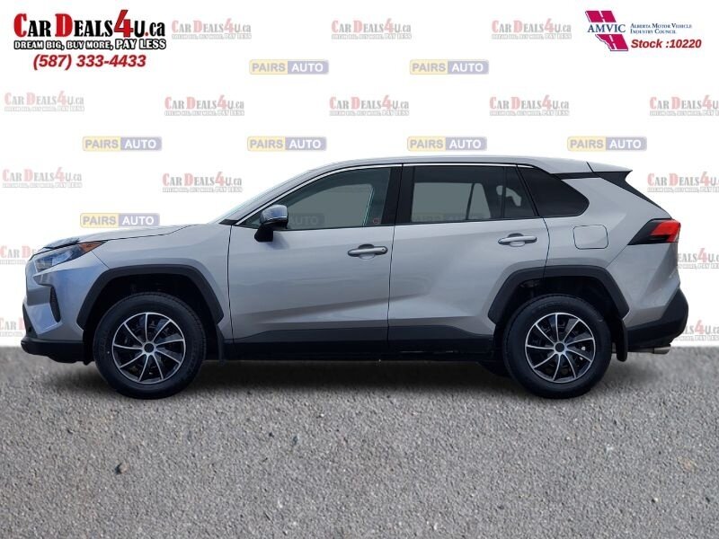 2022 Toyota RAV4 LE - Photo 2 - Calgary, AB T2B 2Y9