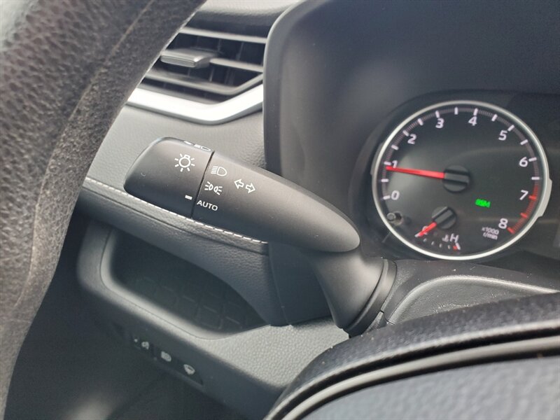 2022 Toyota RAV4 LE - Photo 16 - Calgary, AB T2B 2Y9