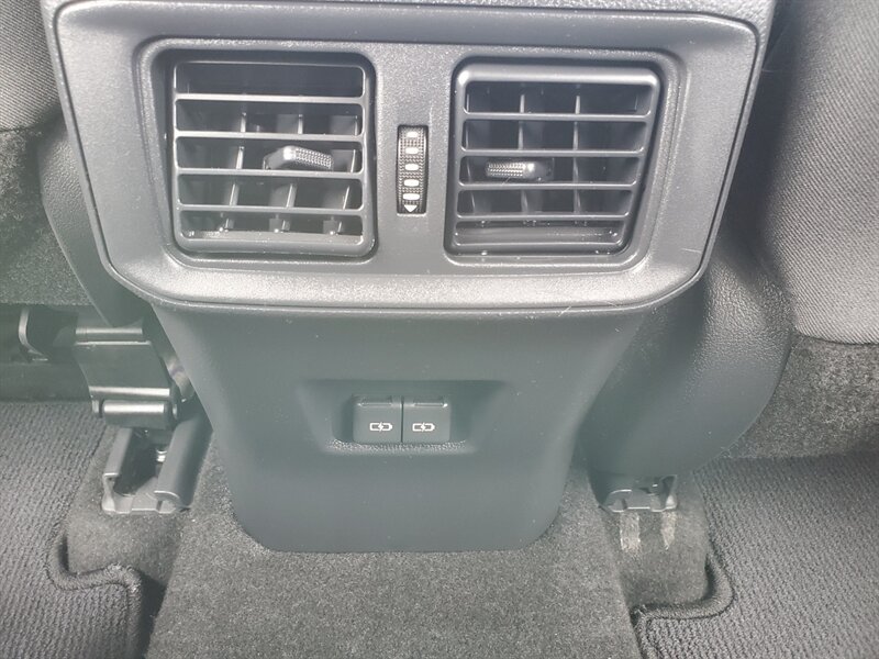 2022 Toyota RAV4 LE - Photo 32 - Calgary, AB T2B 2Y9