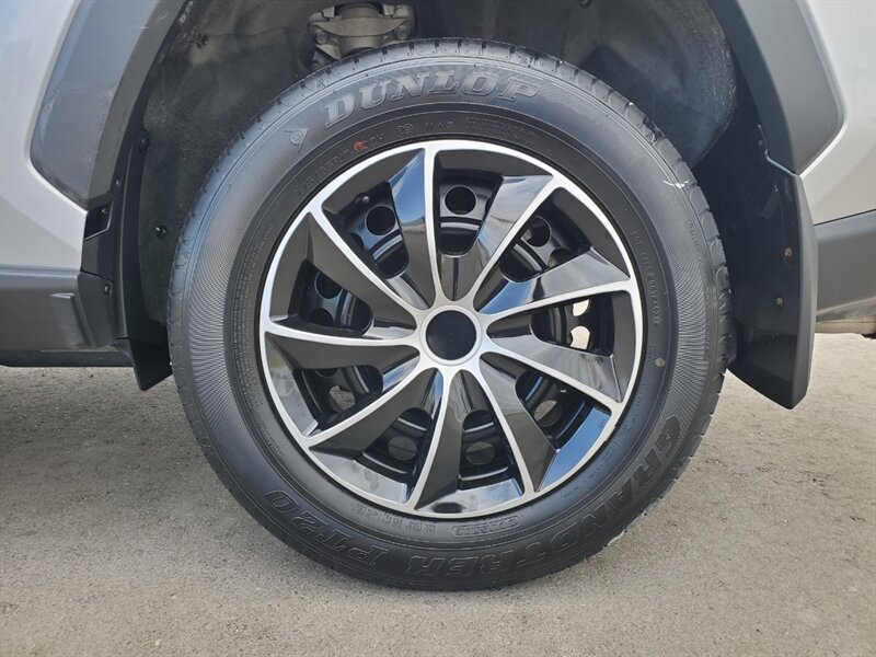 2022 Toyota RAV4 LE - Photo 42 - Calgary, AB T2B 2Y9