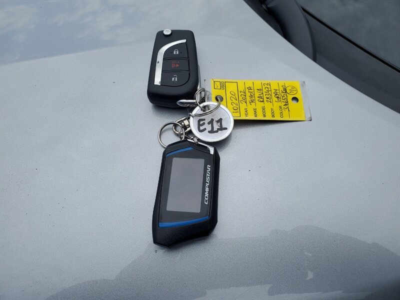 2022 Toyota RAV4 LE - Photo 19 - Calgary, AB T2B 2Y9