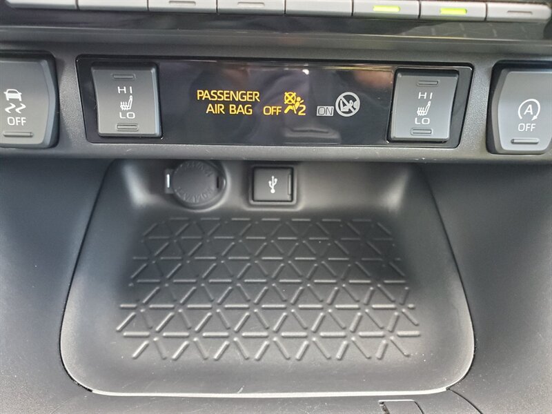 2022 Toyota RAV4 LE - Photo 23 - Calgary, AB T2B 2Y9