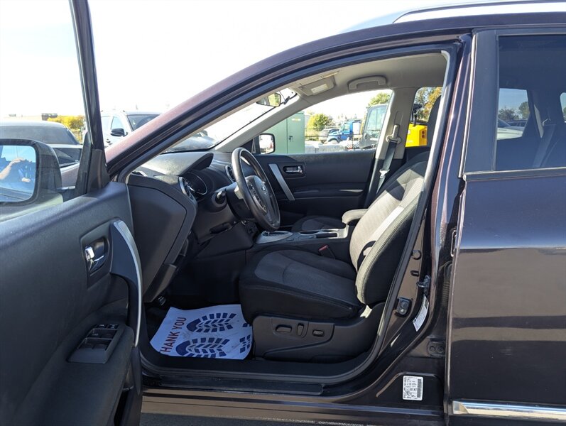 2013 Nissan Rogue SV - Photo 9 - Calgary, AB T2B 2Y9