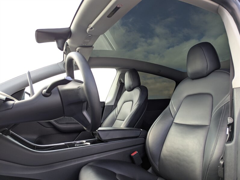 2021 Tesla Model Y Performance - Photo 14 - Calgary, AB T2B 2Y9