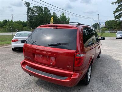 2006 Dodge Grand Caravan SXT   - Photo 3 - Rocky Mount, NC 27803