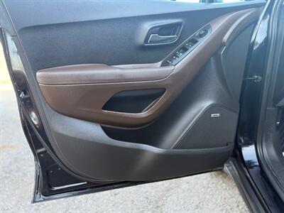 2016 Chevrolet Trax LT  AWD - Photo 10 - Oshawa, ON L1H 3M2