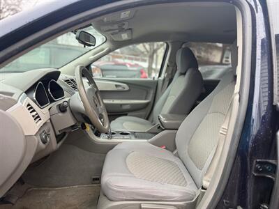 2011 Chevrolet Traverse LS   - Photo 7 - Oshawa, ON L1H 3M2