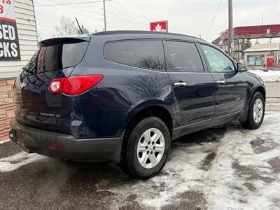 2011 Chevrolet Traverse LS   - Photo 6 - Oshawa, ON L1H 3M2