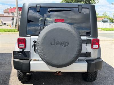 2014 Jeep Wrangler Unlimited Sahara 4x4 - Photo 5 - Oshawa, ON L1H 3M2