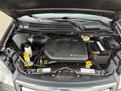 2016 Chrysler Town & Country Touring-L   - Photo 13 - Oshawa, ON L1H 3M2