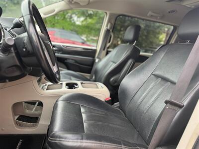 2016 Chrysler Town & Country Touring-L   - Photo 8 - Oshawa, ON L1H 3M2