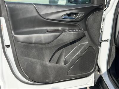 2018 Chevrolet Equinox LT - Photo 11 - Oshawa, ON L1H 3M2