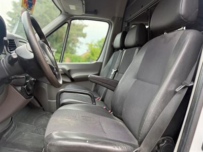 2015 Mercedes-Benz Sprinter 2500 144 WB  AWD - Photo 7 - Oshawa, ON L1H 3M2