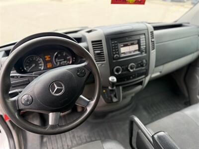 2015 Mercedes-Benz Sprinter 2500 144 WB  AWD - Photo 8 - Oshawa, ON L1H 3M2