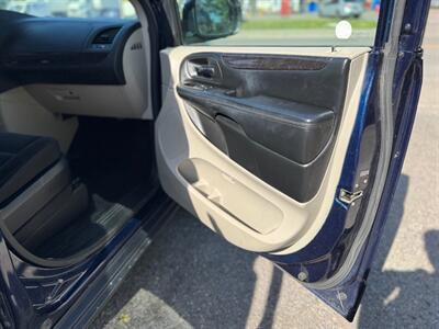 2017 Dodge Grand Caravan SE   - Photo 12 - Oshawa, ON L1H 3M2