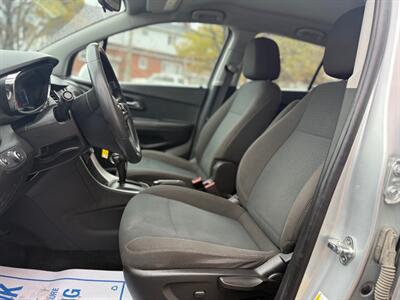 2018 Chevrolet Trax LS - Photo 7 - Oshawa, ON L1H 3M2