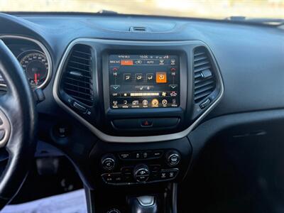 2017 Jeep Cherokee Latitude 75th Anniversary - Photo 10 - Oshawa, ON L1H 3M2