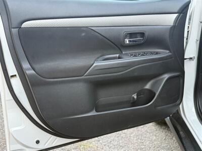 2017 Mitsubishi Outlander ES   - Photo 12 - Oshawa, ON L1H 3M2