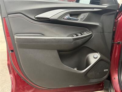 2022 Chevrolet Trailblazer RS   - Photo 11 - Oshawa, ON L1H 3M2