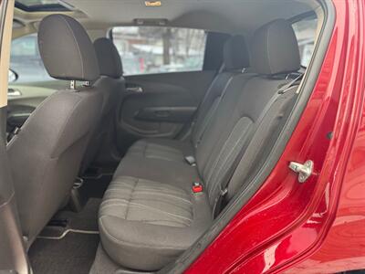 2013 Chevrolet Sonic LT   - Photo 10 - Oshawa, ON L1H 3M2