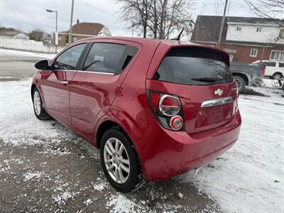 2013 Chevrolet Sonic LT   - Photo 4 - Oshawa, ON L1H 3M2