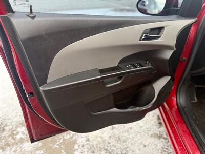 2013 Chevrolet Sonic LT   - Photo 9 - Oshawa, ON L1H 3M2