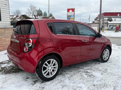 2013 Chevrolet Sonic LT   - Photo 6 - Oshawa, ON L1H 3M2