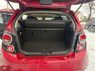 2013 Chevrolet Sonic LT   - Photo 11 - Oshawa, ON L1H 3M2