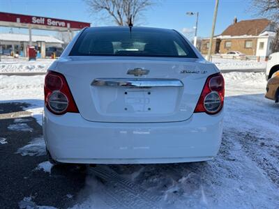 2013 Chevrolet Sonic LT   - Photo 5 - Oshawa, ON L1H 3M2