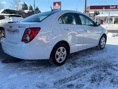 2013 Chevrolet Sonic LT   - Photo 6 - Oshawa, ON L1H 3M2