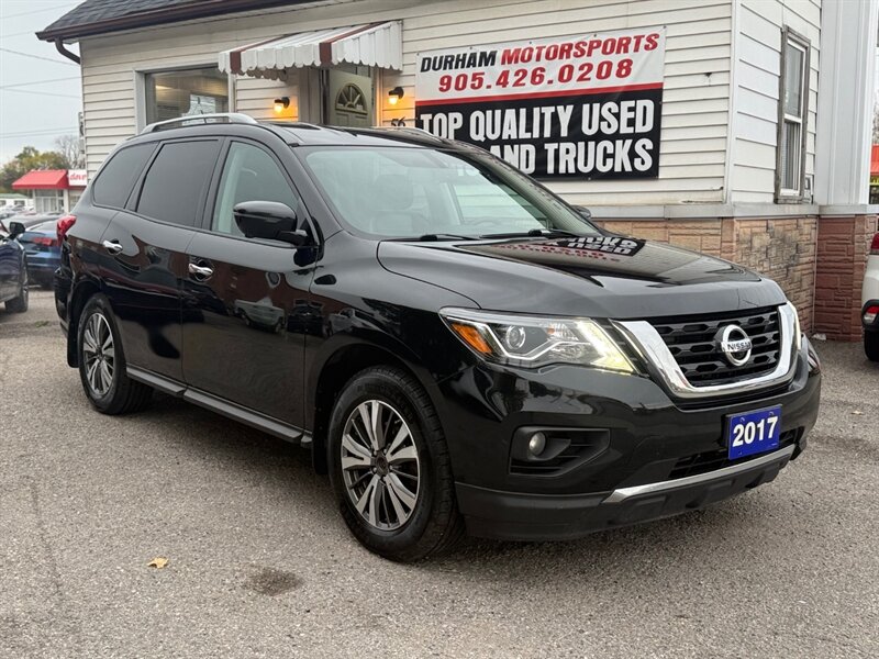 2017 Nissan Pathfinder SL  