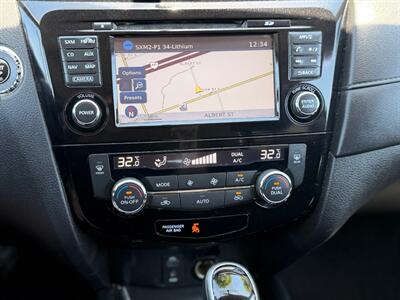2017 Nissan Rogue SV AWD - Photo 10 - Oshawa, ON L1H 3M2