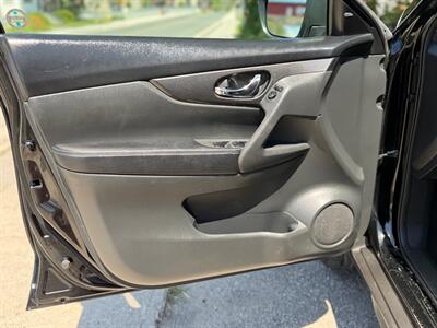 2017 Nissan Rogue SV AWD - Photo 11 - Oshawa, ON L1H 3M2