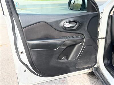 2015 Jeep Cherokee North Edition  4x4 - Photo 11 - Oshawa, ON L1H 3M2