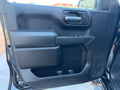 2021 Chevrolet Silverado 1500 Custom  4x4 - Photo 10 - Oshawa, ON L1H 3M2