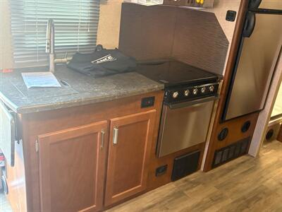 2021 LANCE 1985   - Photo 14 - Santee, CA 92071